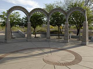 Santa Cruz River Park - arches